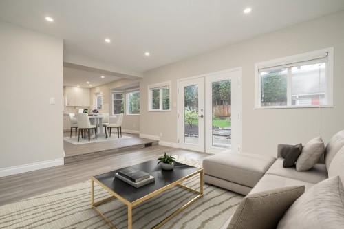 13015 Summerhill Crescent, Surrey, BC - Indoor Photo Showing Living Room