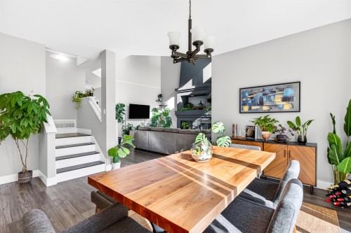 14974 59 Avenue, Surrey, BC - Indoor Photo Showing Dining Room