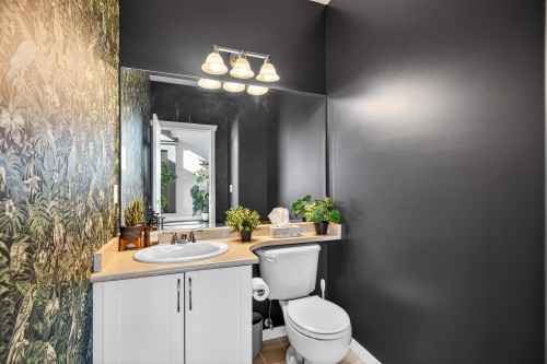 14974 59 Avenue, Surrey, BC - Indoor Photo Showing Bathroom