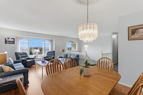 7935 Topper Drive, Mission, BC - Indoor Photo Showing Dining Room
