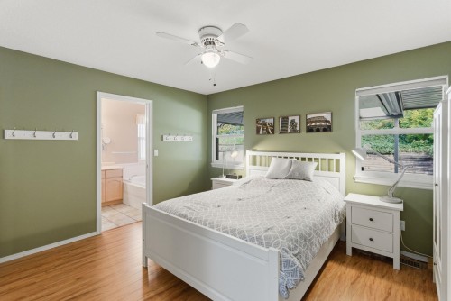 7935 Topper Drive, Mission, BC - Indoor Photo Showing Bedroom