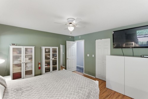 7935 Topper Drive, Mission, BC - Indoor Photo Showing Bedroom