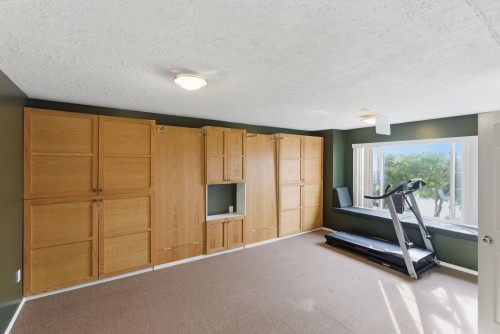 7935 Topper Drive, Mission, BC - Indoor Photo Showing Gym Room