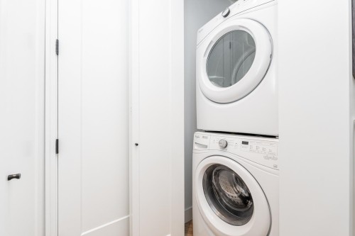202-14968 101A Avenue, Surrey, BC - Indoor Photo Showing Laundry Room