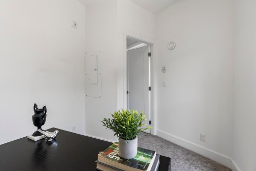 505-13978 Fraser Highway, Surrey, BC - Indoor Photo Showing Other Room