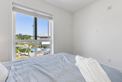 505-13978 Fraser Highway, Surrey, BC - Indoor Photo Showing Bedroom