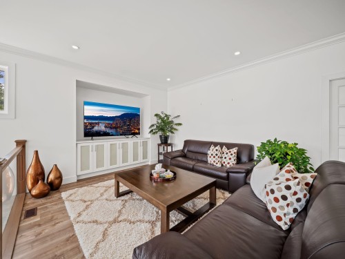 20574 71 Avenue, Langley, BC - Indoor Photo Showing Living Room