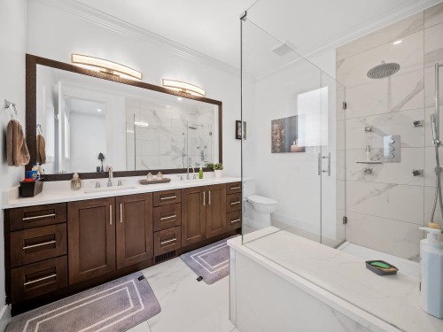 20574 71 Avenue, Langley, BC - Indoor Photo Showing Bathroom