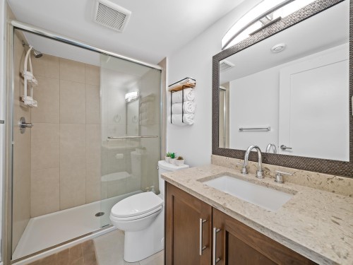 20574 71 Avenue, Langley, BC - Indoor Photo Showing Bathroom