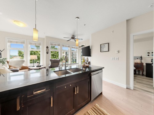 301-20058 Fraser Highway, Langley, BC 