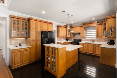 14977 69 Avenue, Surrey, BC - Indoor Photo Showing Kitchen