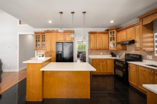 14977 69 Avenue, Surrey, BC - Indoor Photo Showing Kitchen