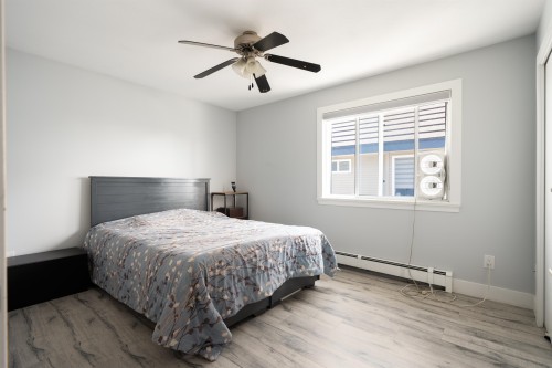 14977 69 Avenue, Surrey, BC - Indoor Photo Showing Bedroom