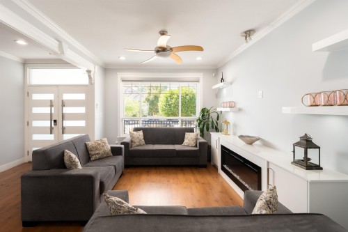 14977 69 Avenue, Surrey, BC - Indoor Photo Showing Living Room With Fireplace