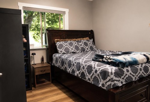 32549 Beaver Drive, Mission, BC - Indoor Photo Showing Bedroom