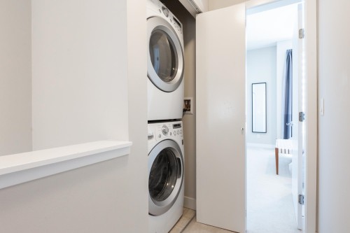 111-2228 162 Street, Surrey, BC - Indoor Photo Showing Laundry Room