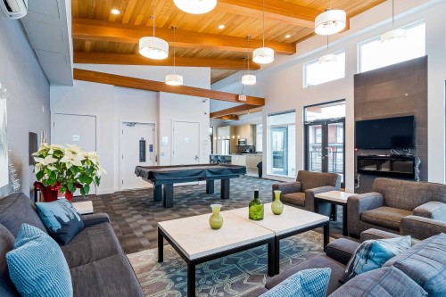 111-2228 162 Street, Surrey, BC - Indoor Photo Showing Living Room