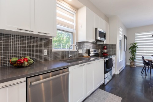 111-2228 162 Street, Surrey, BC - Indoor Photo Showing Kitchen With Upgraded Kitchen
