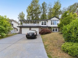11411 Wellington Crescent Surrey, BC V3R 9H1
