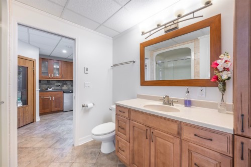 20978 92 Avenue, Langley, BC - Indoor Photo Showing Bathroom