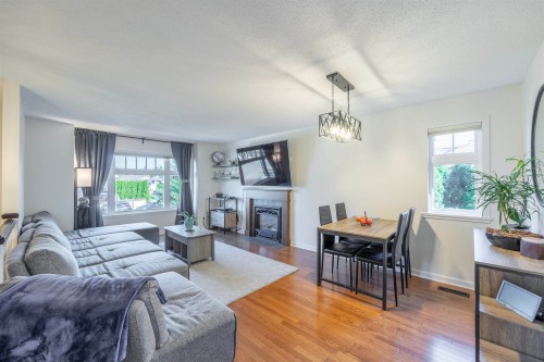 20978 92 Avenue, Langley, BC - Indoor Photo Showing Living Room With Fireplace