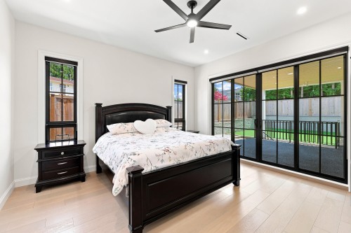 4509 Southridge Crescent, Langley, BC - Indoor Photo Showing Bedroom