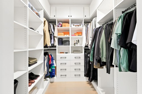 4509 Southridge Crescent, Langley, BC - Indoor With Storage