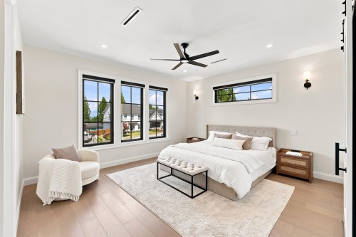 4509 Southridge Crescent, Langley, BC - Indoor Photo Showing Bedroom