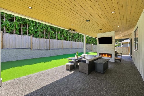 4509 Southridge Crescent, Langley, BC - Outdoor With Deck Patio Veranda