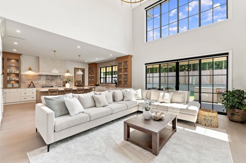 4509 Southridge Crescent, Langley, BC - Indoor Photo Showing Living Room