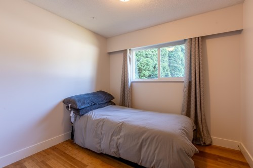 2164 Opal Place, Abbotsford, BC - Indoor Photo Showing Bedroom