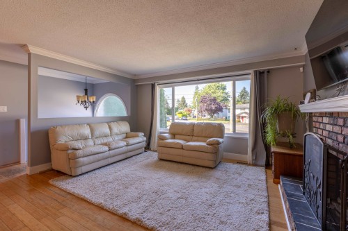 2164 Opal Place, Abbotsford, BC - Indoor Photo Showing Living Room With Fireplace
