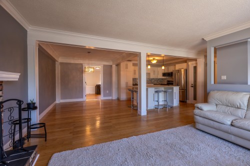 2164 Opal Place, Abbotsford, BC - Indoor Photo Showing Living Room