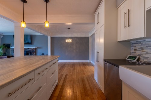 2164 Opal Place, Abbotsford, BC - Indoor Photo Showing Kitchen