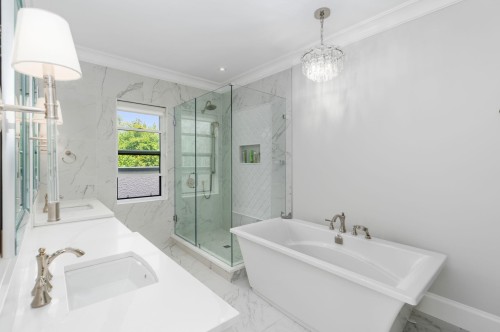 16539 29A Avenue, Surrey, BC - Indoor Photo Showing Bathroom