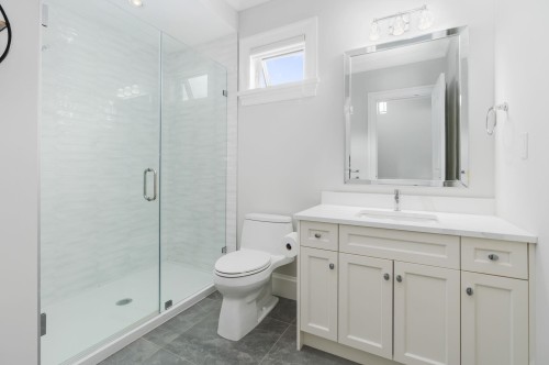 16539 29A Avenue, Surrey, BC - Indoor Photo Showing Bathroom