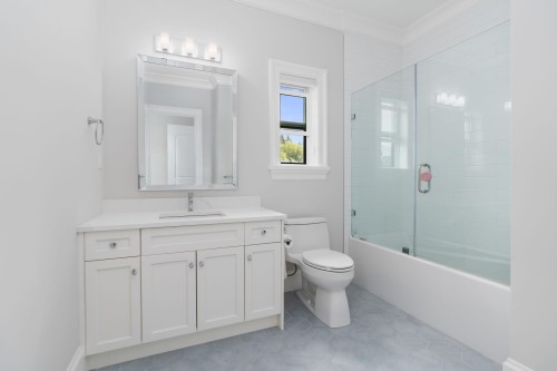 16539 29A Avenue, Surrey, BC - Indoor Photo Showing Bathroom