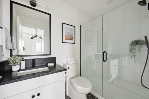 2473 Beck Road, Abbotsford, BC - Indoor Photo Showing Bathroom