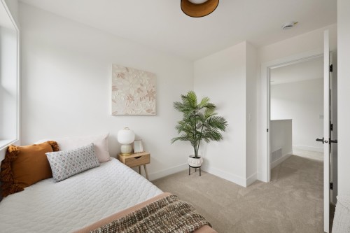2473 Beck Road, Abbotsford, BC - Indoor Photo Showing Bedroom