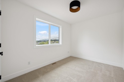 2473 Beck Road, Abbotsford, BC - Indoor Photo Showing Other Room
