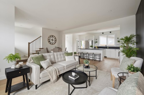 2473 Beck Road, Abbotsford, BC - Indoor Photo Showing Living Room