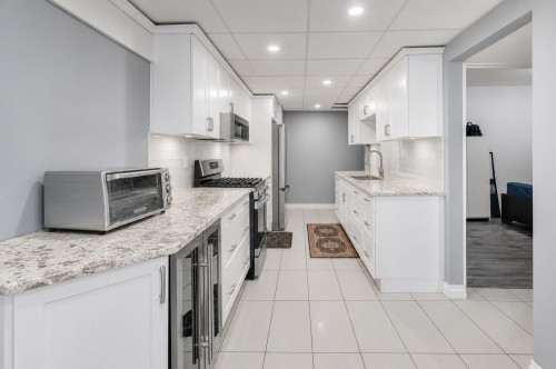 14115 110 Avenue, Surrey, BC - Indoor Photo Showing Kitchen With Upgraded Kitchen