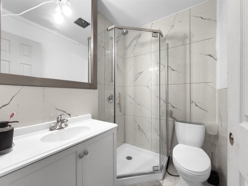 14115 110 Avenue, Surrey, BC - Indoor Photo Showing Bathroom