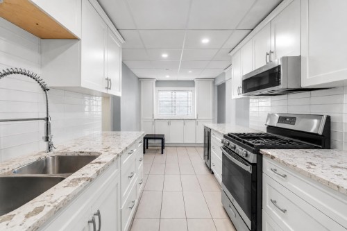 14115 110 Avenue, Surrey, BC - Indoor Photo Showing Kitchen With Double Sink With Upgraded Kitchen
