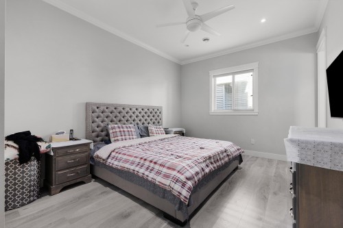18585 56 Avenue, Surrey, BC - Indoor Photo Showing Bedroom