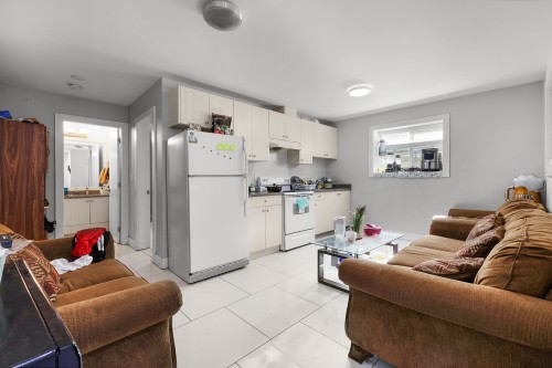 18585 56 Avenue, Surrey, BC - Indoor