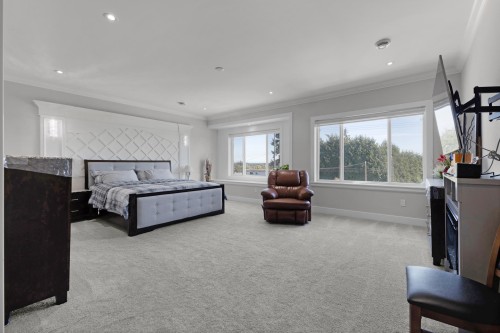 18585 56 Avenue, Surrey, BC - Indoor Photo Showing Bedroom