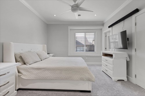18585 56 Avenue, Surrey, BC - Indoor Photo Showing Bedroom