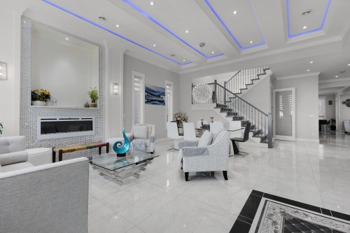 18585 56 Avenue, Surrey, BC - Indoor With Fireplace