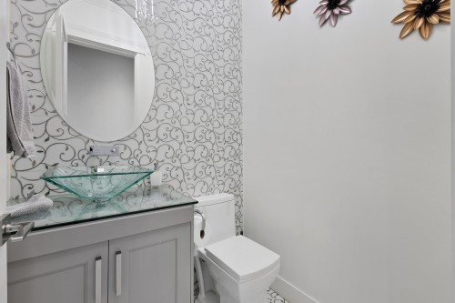 18585 56 Avenue, Surrey, BC - Indoor
